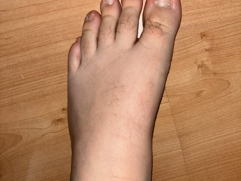 Geile behaarte Füsse