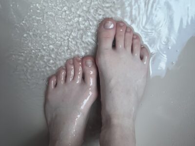 Wet sexy Feet