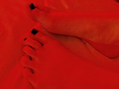urnaugtygothictoes