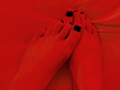 urnaugtygothictoes