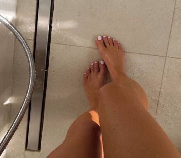 a bunch of my cute feet pics🥰🦶🏼🩷