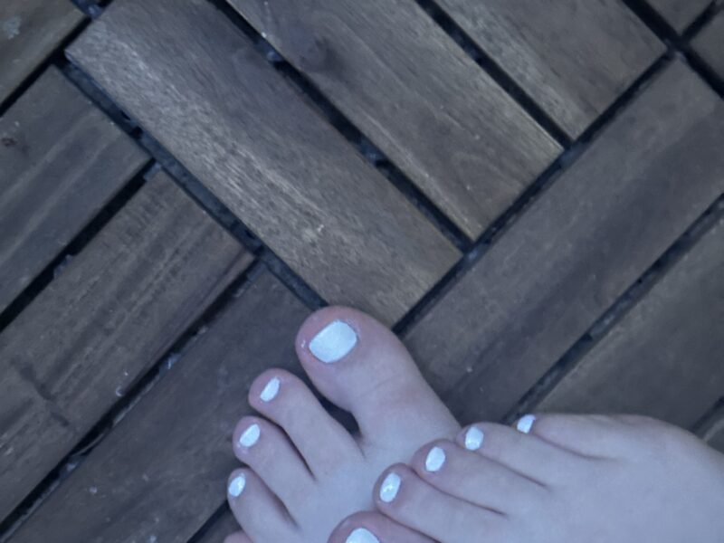 Fresh white Nails