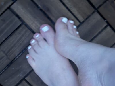 Fresh white Nails
