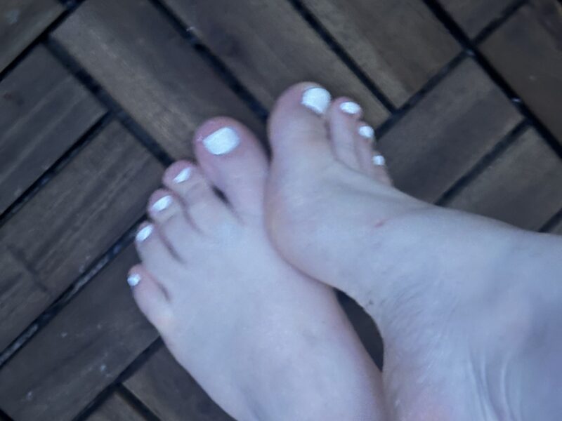 Fresh white Nails