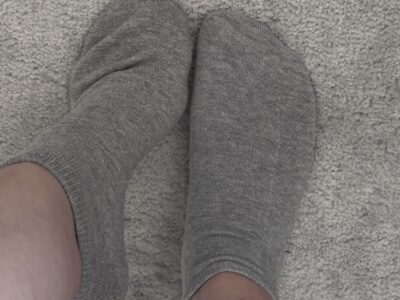 Verkaufe Fußbilder und Socken nach Wunsch