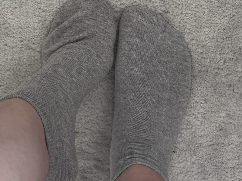 Verkaufe Fußbilder und Socken nach Wunsch